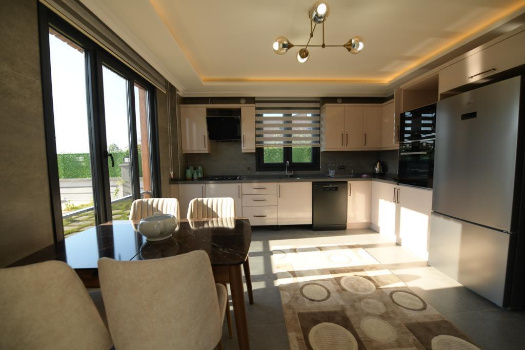 ARAKLI HÜRRİYET MAHALLESİNDE HAVUZLU LÜKS SATILIK VİLLALAR